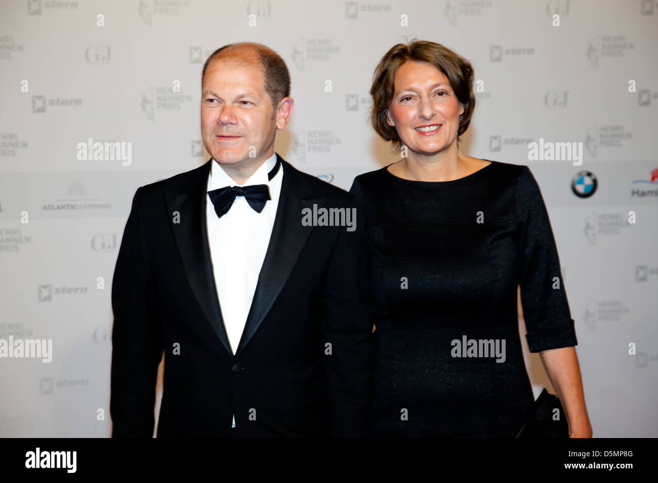 Olaf Scholz und Frau Britta Ernst bei der Henry-Nannen-Preis-Verleihung am Hamburger Schauspielhaus. Hamburg-Deutschland Stockfoto