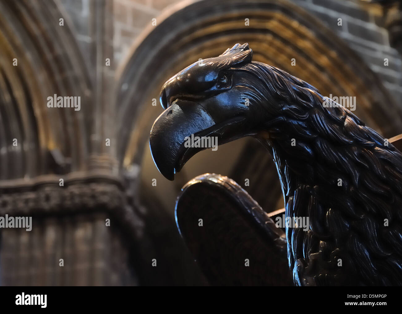 Eagle's Kopf Rednerpult in Glasgow Cathedral, Schottland, Großbritannien Stockfoto