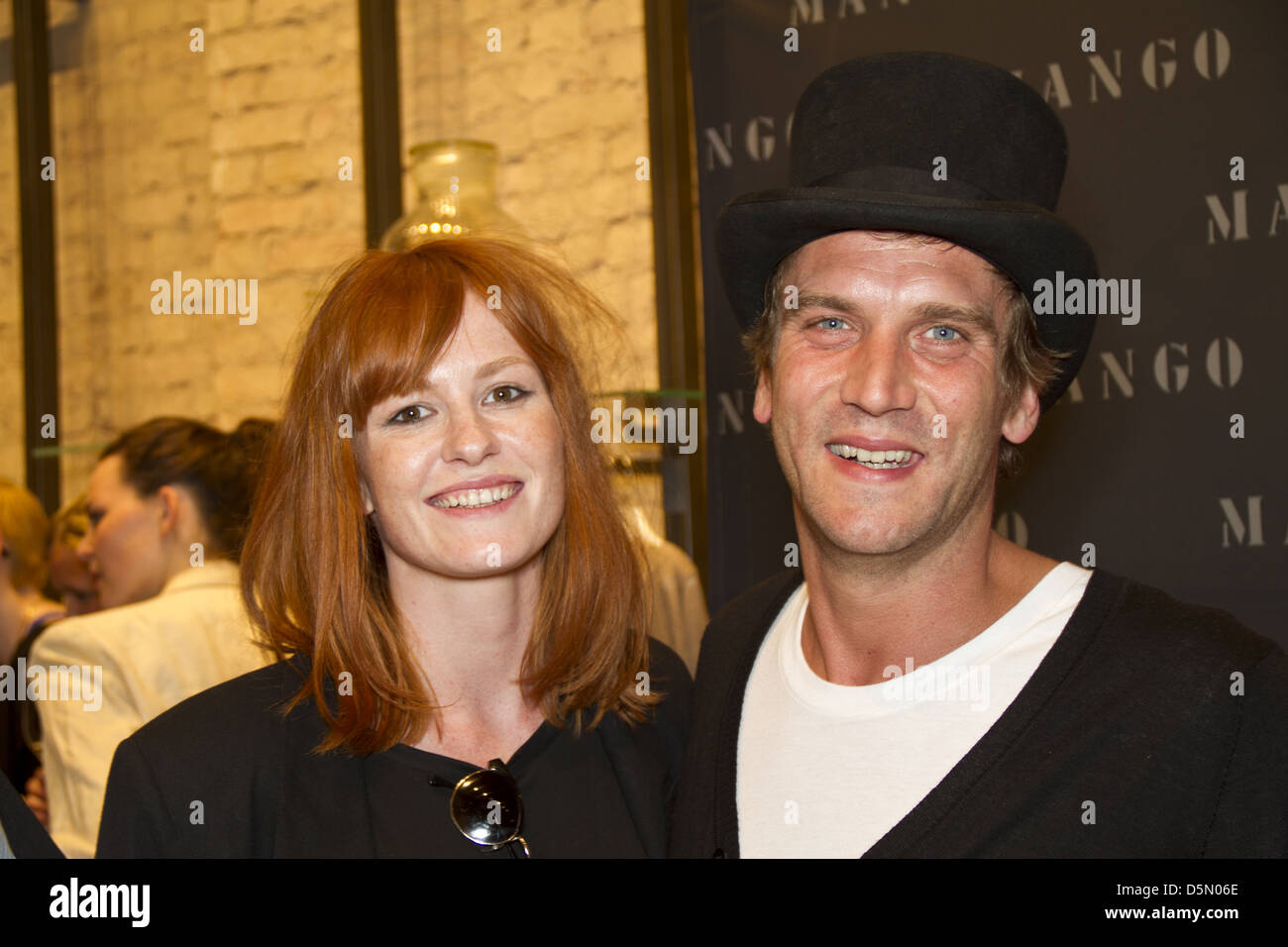 Isabella Recke und Peer Kusmagk im Mango store Eröffnung am Hakescher Markt. Berlin, Deutschland Stockfoto