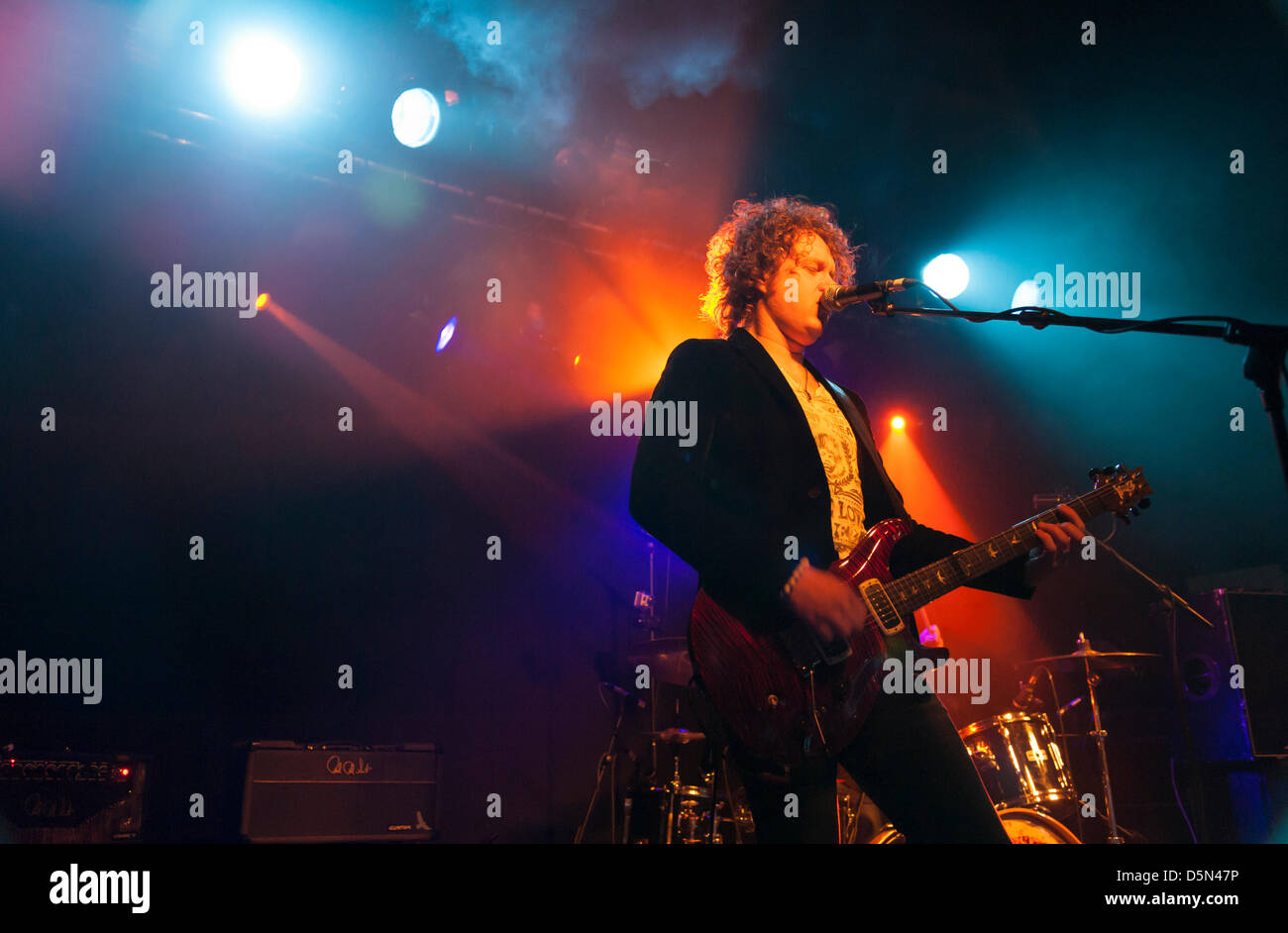 London, UK. 4. April 2013. Führende UK Blues/Rock-Gitarrist Simon McBride auf der Bühne bei The Garage, Highbury, London 4. April 2013. Simon und seine Band sind Teil des Weges durch eine Tour für Großbritannien und Europa zu seinem aktuelle Album die Trennungslinie zu fördern. Simon spielt Paul Reed Smith Gitarren und Verstärker und ist einer der führenden Blues und Rock-Gitarristen in Großbritannien zu präsentieren. Bildnachweis: Julian Eales /Alamy Live-Nachrichten Stockfoto