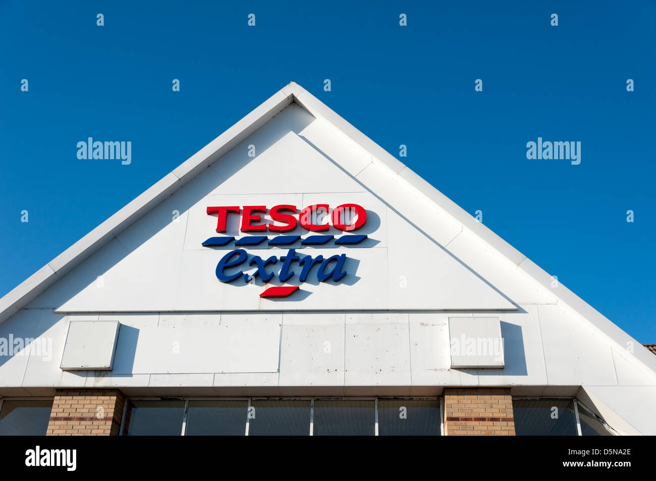 Tesco extra logo Fotos und Bildmaterial in hoher Auflösung Alamy