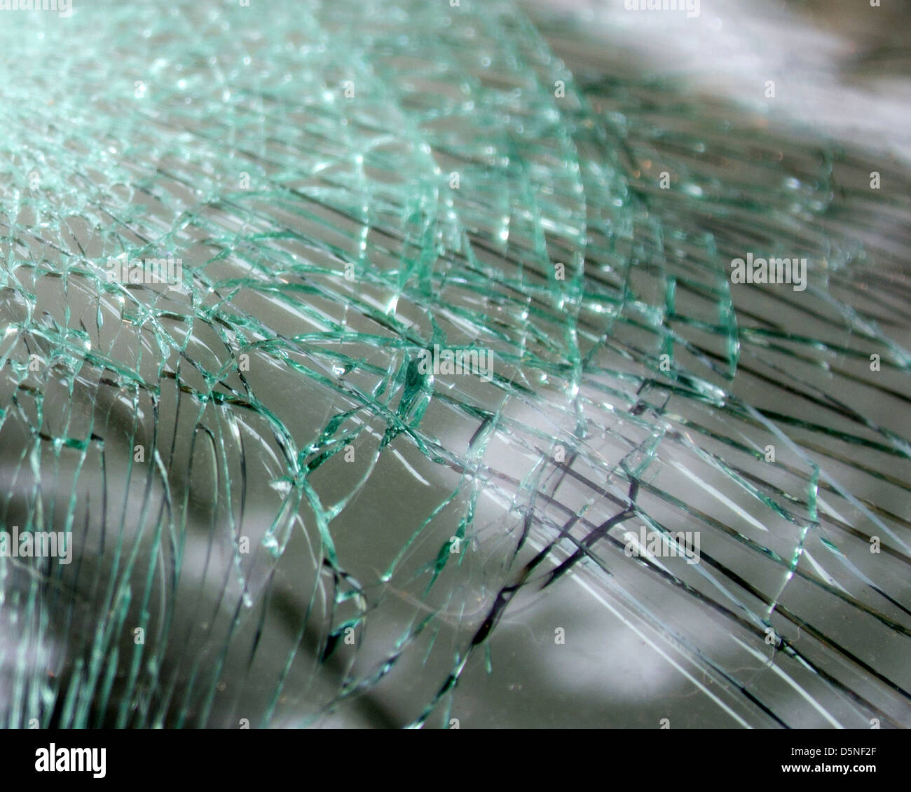 Riss windschutzscheibe crash truck Fotos und Bildmaterial in hoher Auflösung Alamy