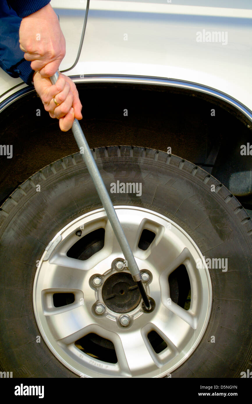 URPIZY Radmuttern Abdeckungen - 24 Stück 22mm Set Mit Entfernungswerkzeug Für Opel