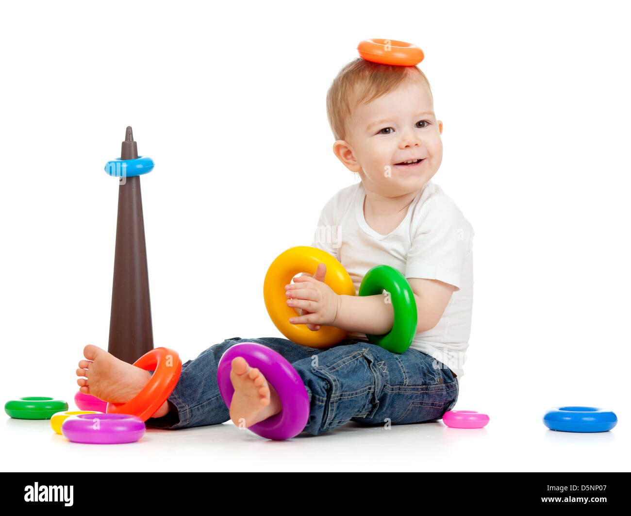 Spaß mit Farbe Pyramidion spielendes Kind Stockfoto