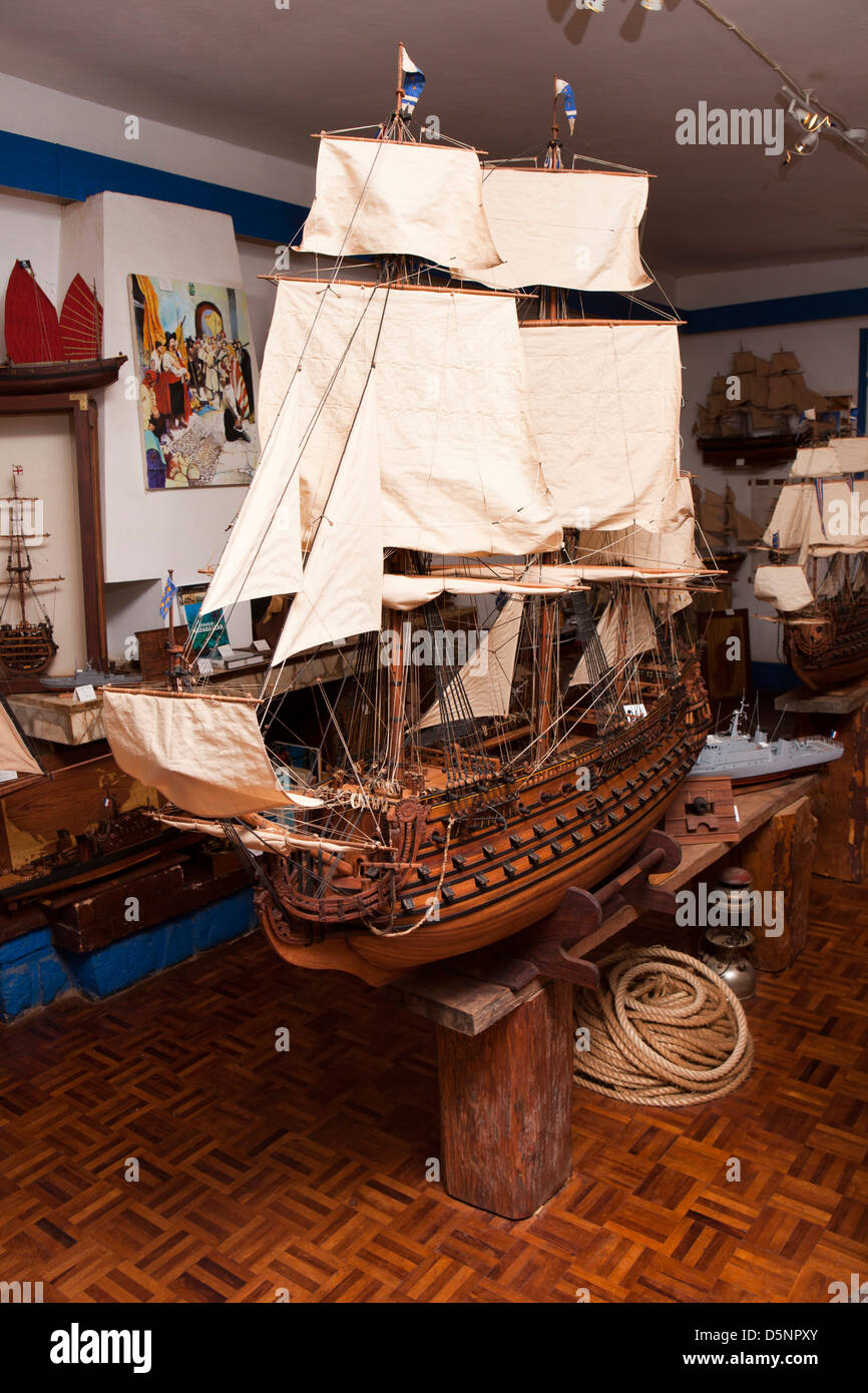 Madagaskar, Antananarivo, Handwerk, Le Village Workshop Modell der HMS Victory auf dem display Stockfoto