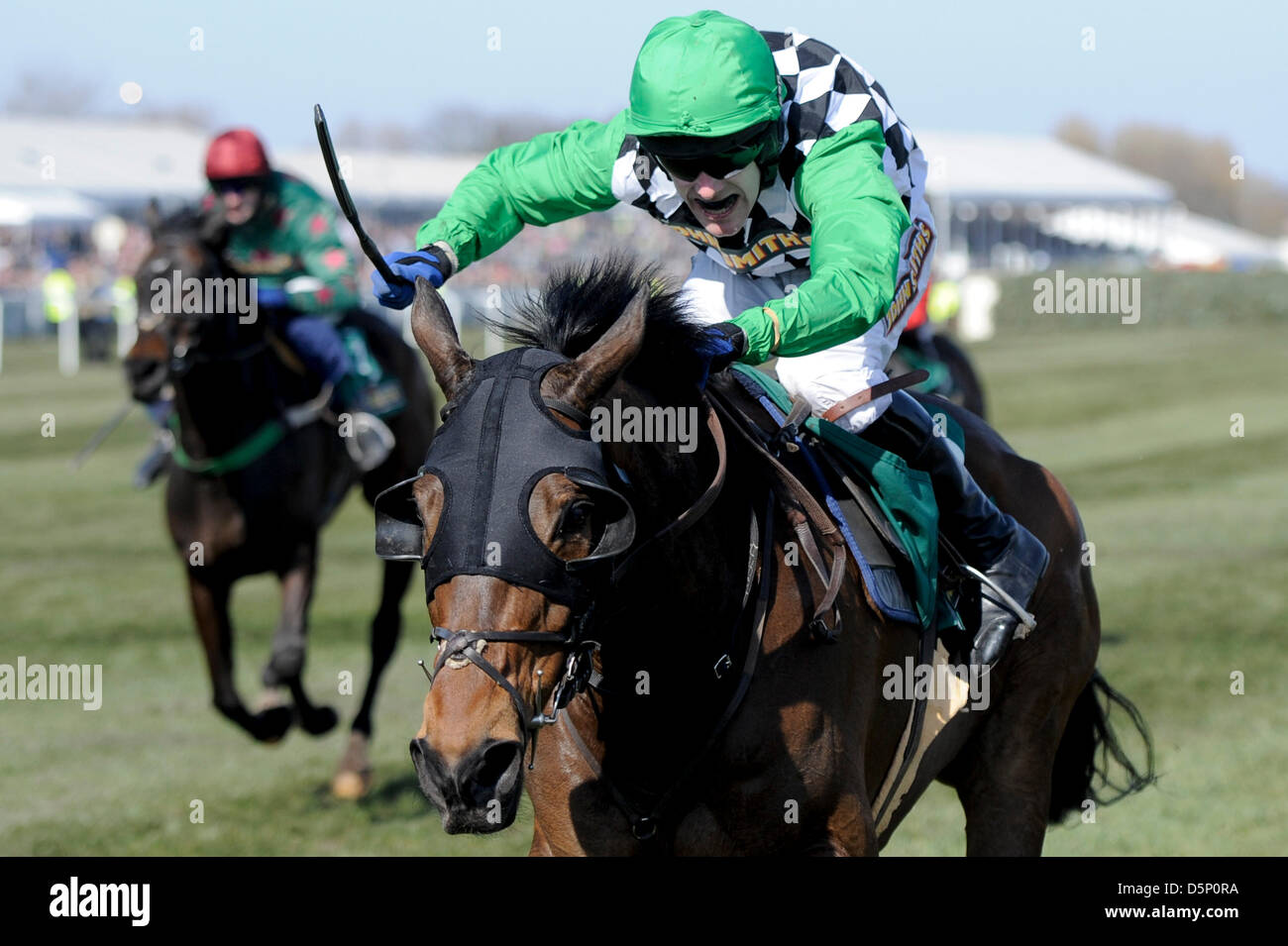 Aintree, UK. 6. April 2013.   Das Grand National Festival. Aktion von John Smiths Handicap Chase. Bildnachweis: Aktion Plus Sportbilder / Alamy Live News Stockfoto