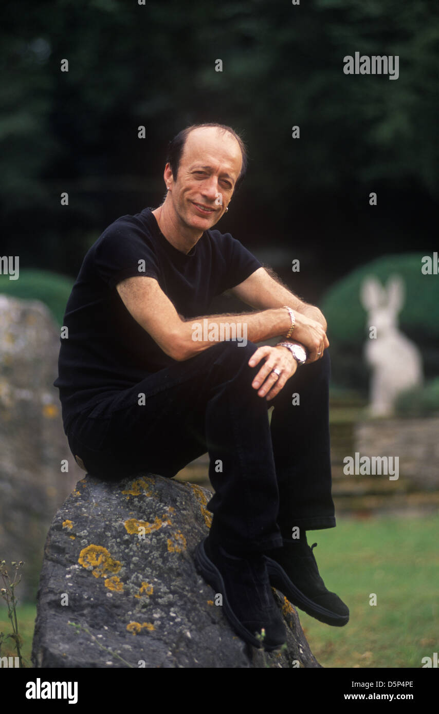 Robin Gibb der Popgruppe Bee Gees 2000er Jahren in ihrem Haus in Großbritannien Home Counties. HOMER SYKES Stockfoto