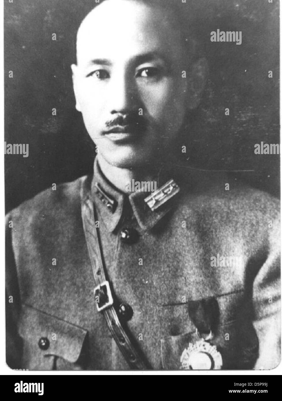 General Chiang Kai-shek, ein prominenter chinesischer Führer, steht in Verbindung mit der Fluggeschichte Chinas während seiner Ära. Das San Diego Air and Space Museum zeigt Artefakte, die mit seinem Einfluss auf die Luftfahrt in China zusammenhängen, einschließlich militärischer Luftverkehrsbeiträge und der Beteiligung der Flying Tigers am Zweiten Weltkrieg Stockfoto