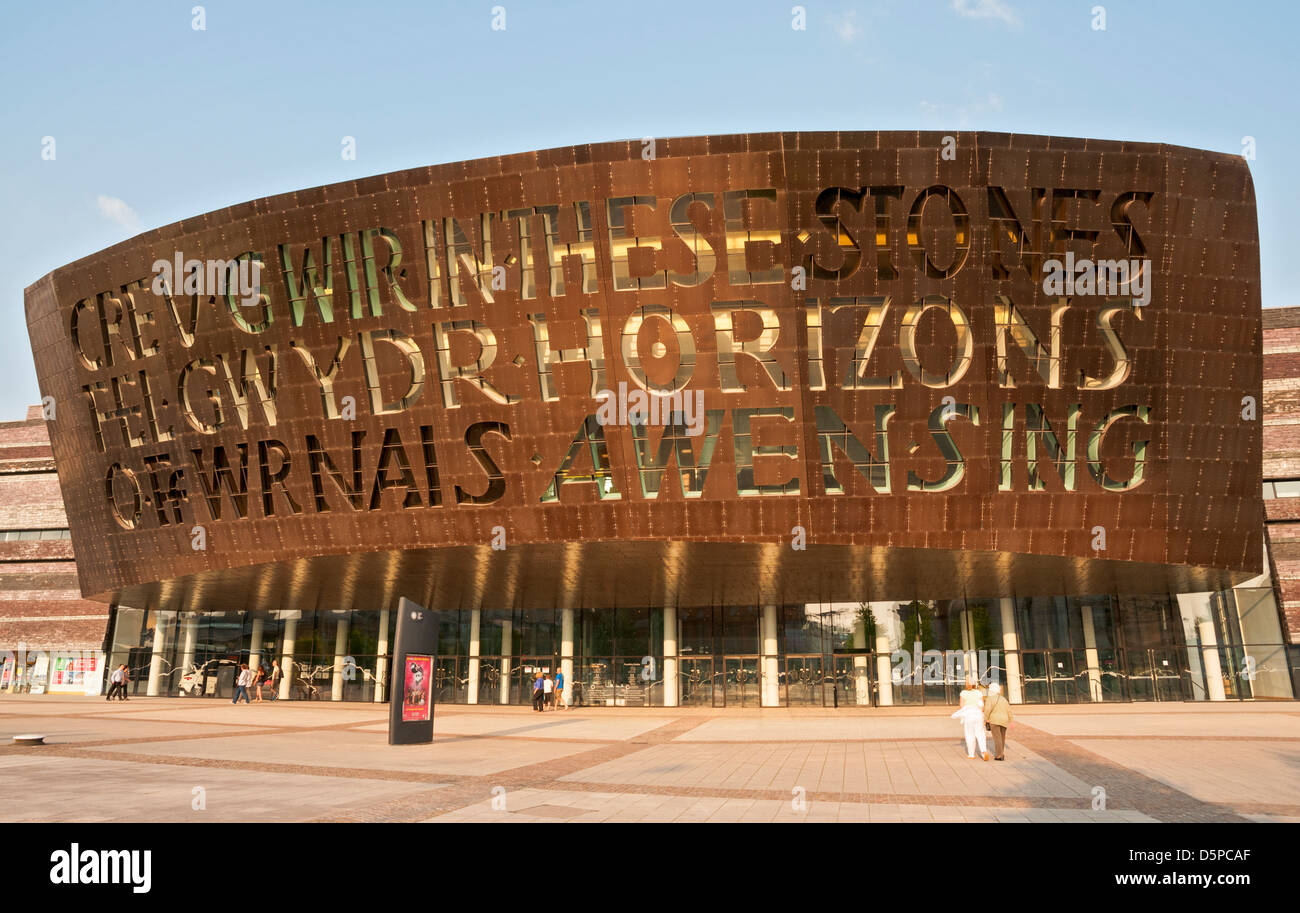 Wales, Cardiff Bay, Roald Dahls Plass, Wales Millennium Centre, darstellende Kunst Veranstaltungsort Stockfoto