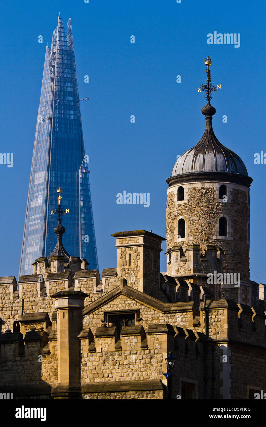 Tower of London & die Scherbe Stockfoto