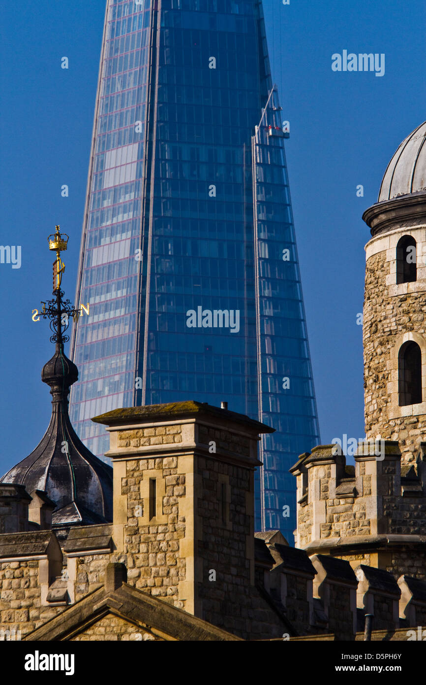Tower of London & die Scherbe Stockfoto