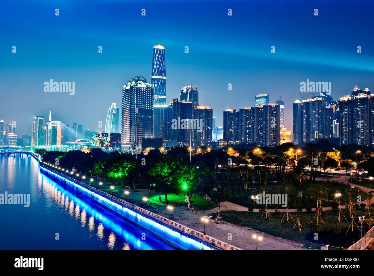 Die Gastgeberstadt für den 2010 Asian Games in Guangzhou, China-Nacht Stockfoto