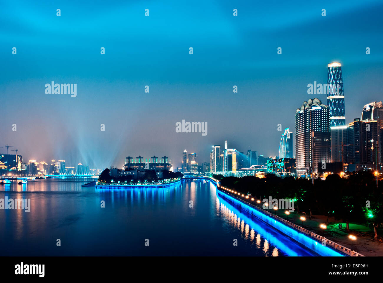 Die Gastgeberstadt für den 2010 Asian Games in Guangzhou, China-Nacht Stockfoto