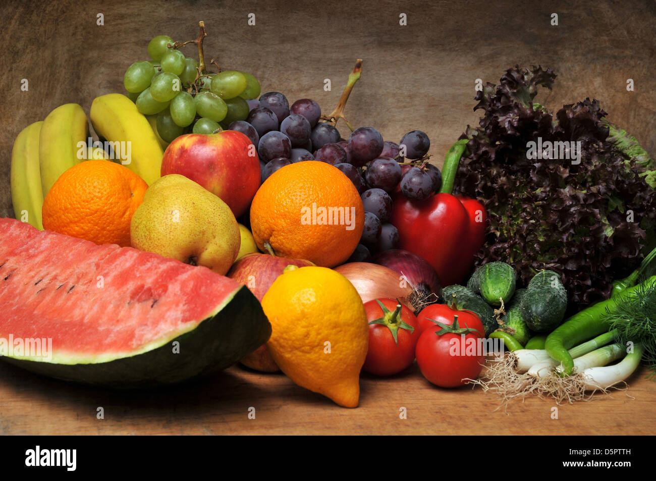frisches Obst und Gemüse-Stillleben-Konzept Stockfoto