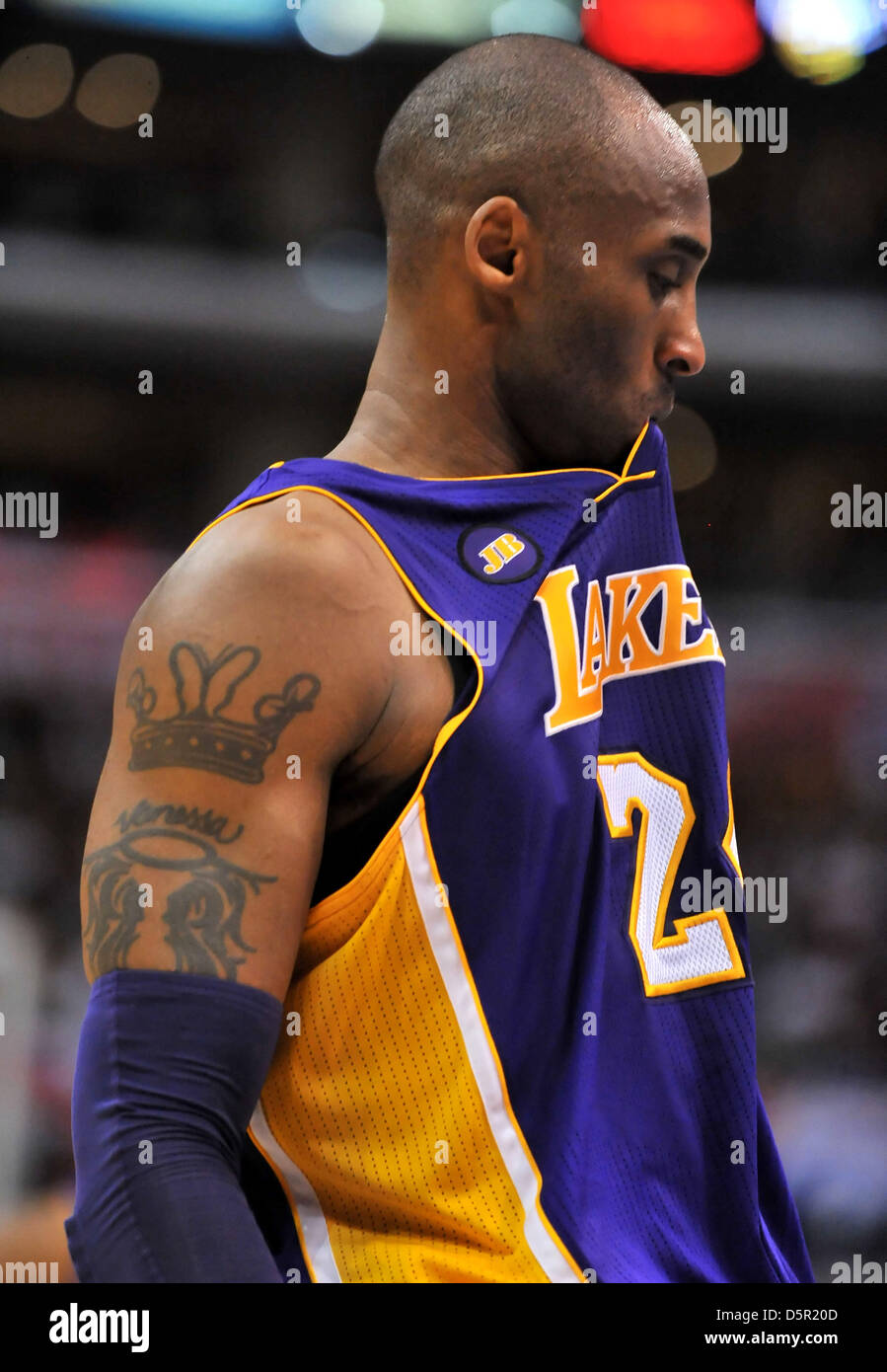 Los Angeles, Kalifornien, USA. 7. April 2013. Los Angeles Lakers shooting guard Kobe Bryant #24 in der zweiten Hälfte des NBA-Basketball-Spiel zwischen den Los Angeles Lakers und der Los Angeles Clippers im Staples Center in Los Angeles, Kalifornien... Die Los Angeles Clippers besiegen die Los Angeles Lakers 109-95.Louis Lopez/CSM/Alamy Live News Stockfoto