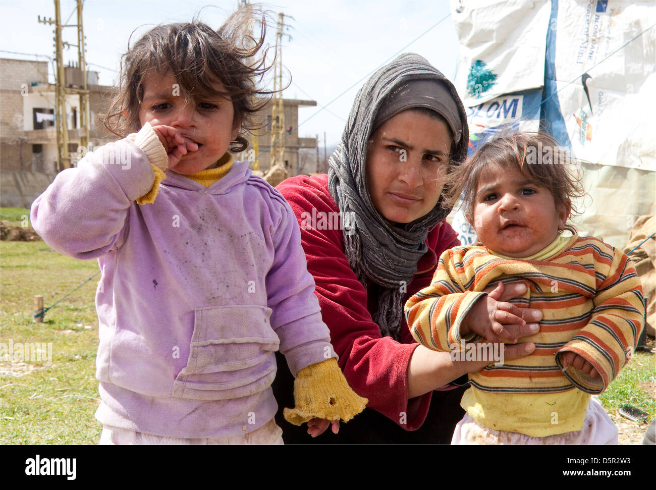 Syrische Flüchtlingsfamilie in der Nähe von Bekaa Valley Lebanon Stockfoto