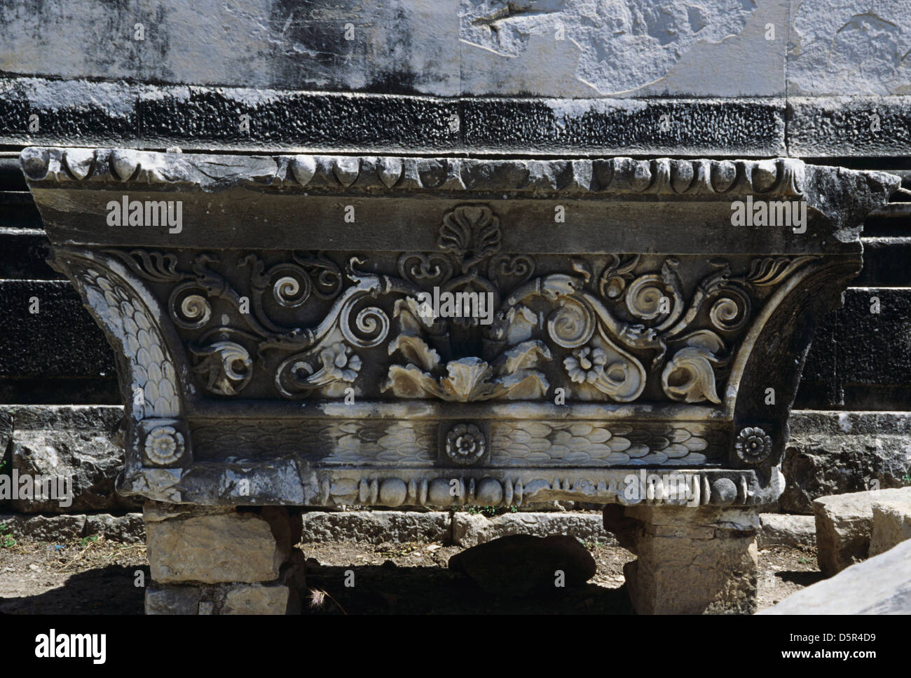 Blumen-Design auf Pilaster Kapital, Tempel des Apollo, Didyma, Türkei 000525 1621 Stockfoto