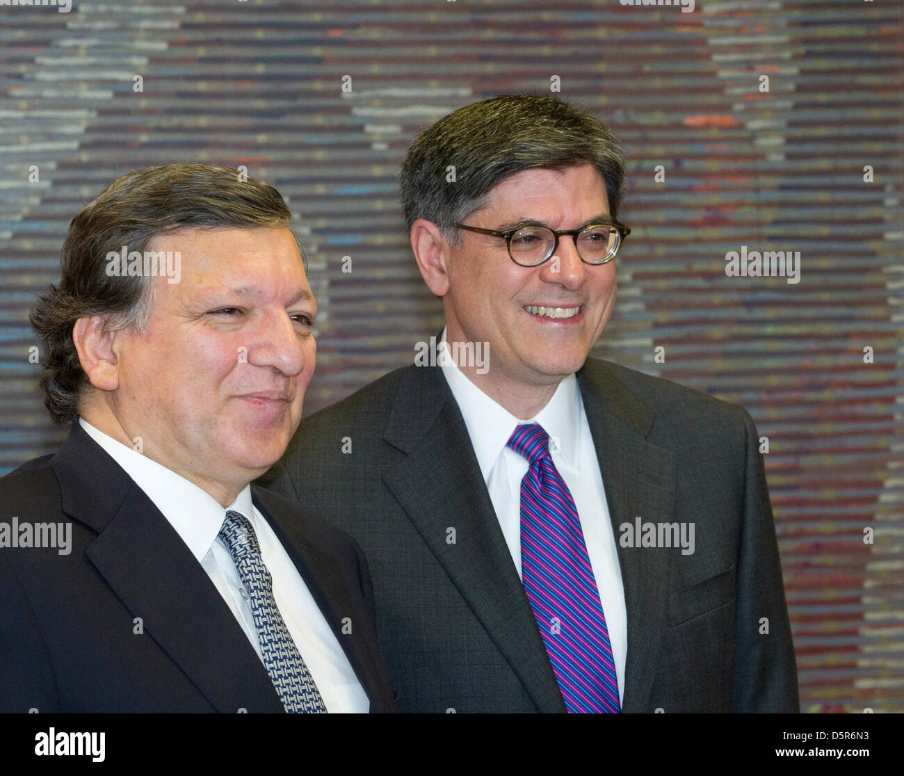 Us-Finanzminister Jacob Lew bei einem Treffen mit dem Präsidenten der Europäischen Kommission Jose Manuel Barosso Stockfoto