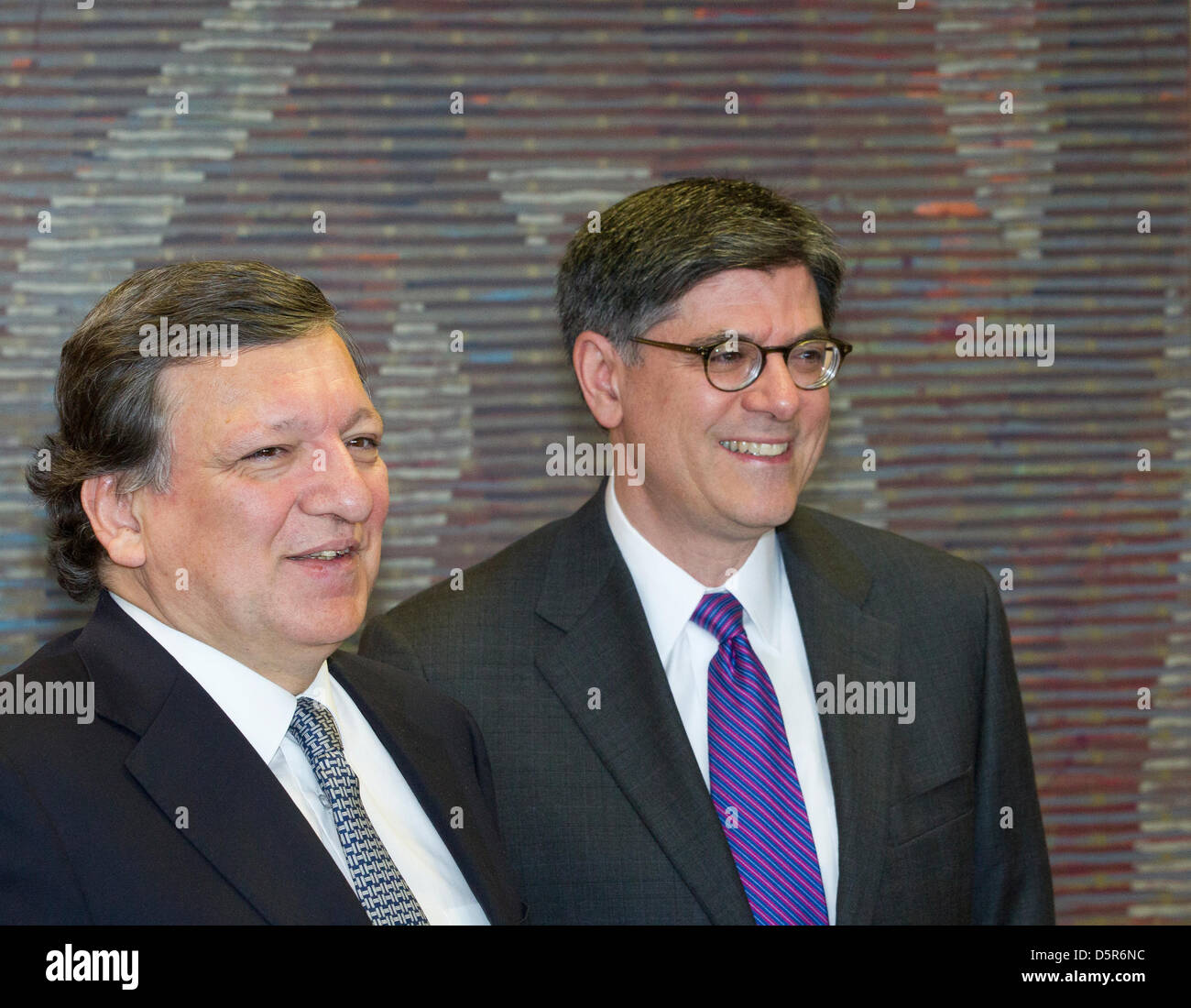 Us-Finanzminister Jacob Lew bei einem Treffen mit dem Präsidenten der Europäischen Kommission Jose Manuel Barosso Stockfoto