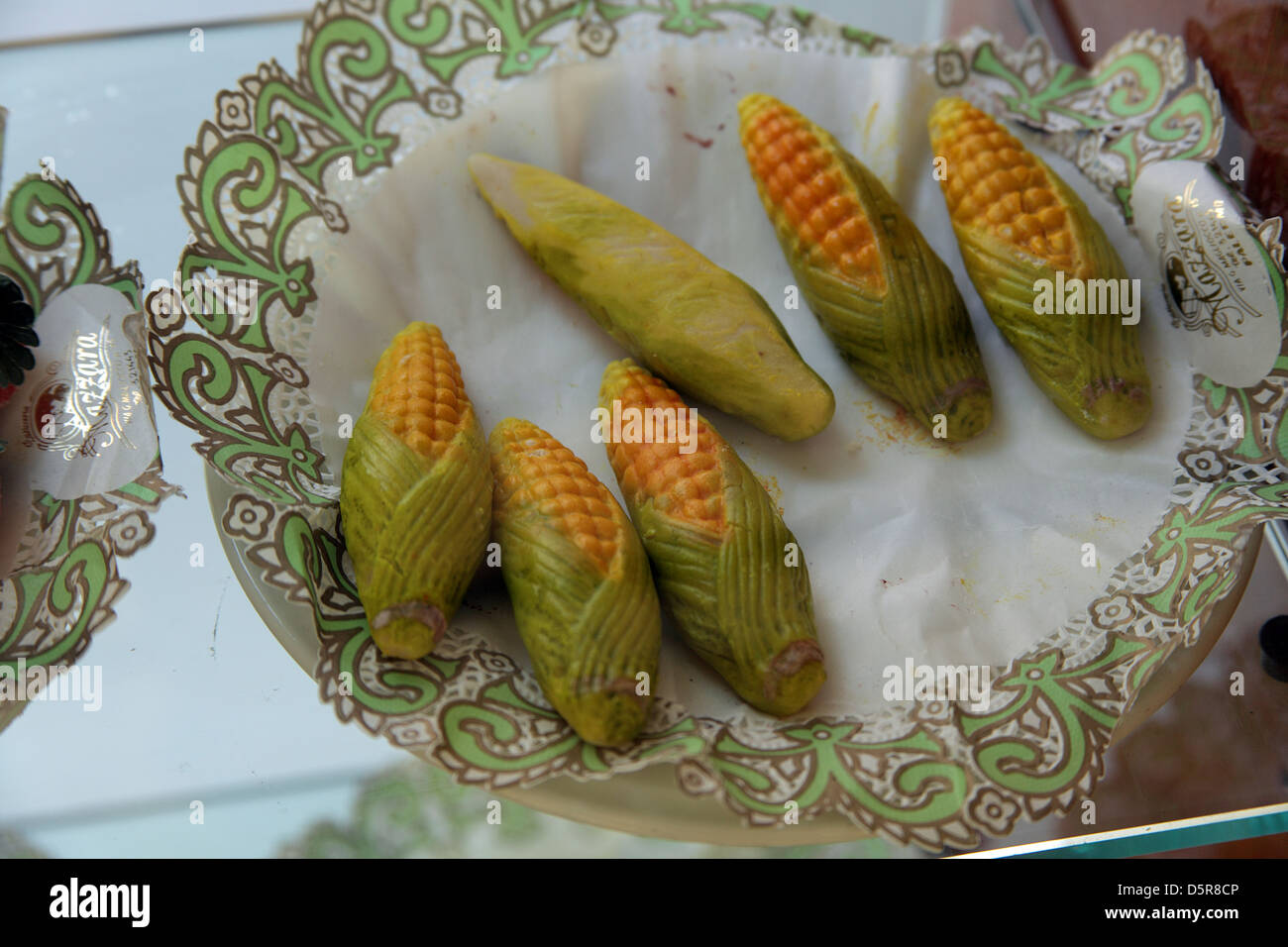 Marzipan fruit not cake -Fotos und -Bildmaterial in hoher Auflösung – Alamy