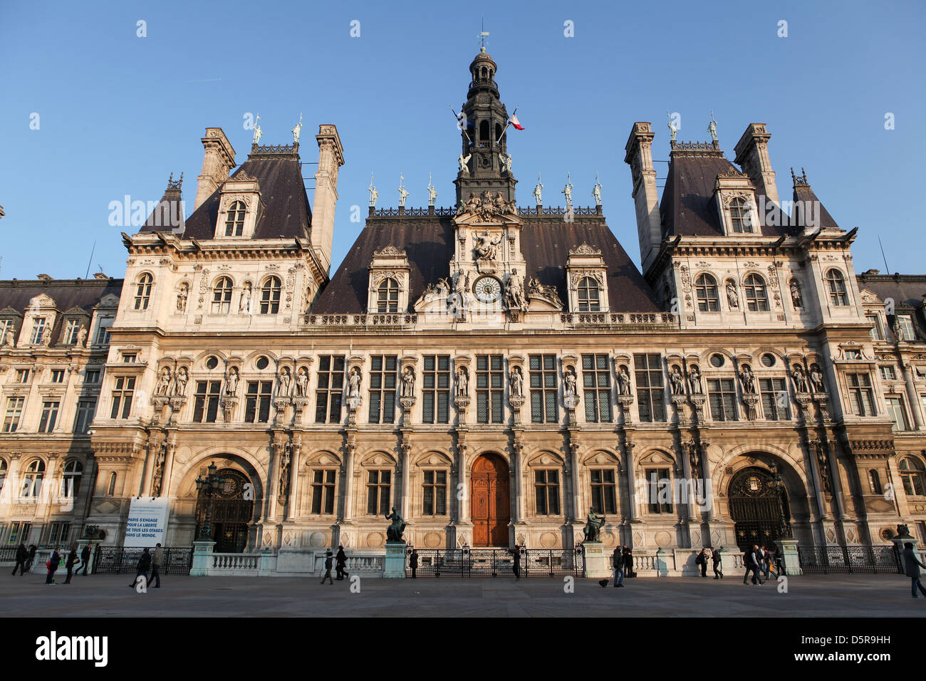 Nicht identifizierte Personen im Rathaus Paris im Marais Bezirk von Paris, Frankreich am 4. März 2011. Stockfoto