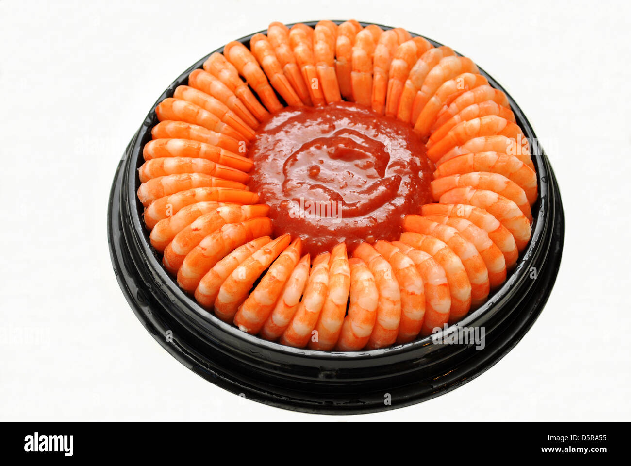 Vorspeise-Garnelen-Ring mit Cocktailsauce Stockfoto