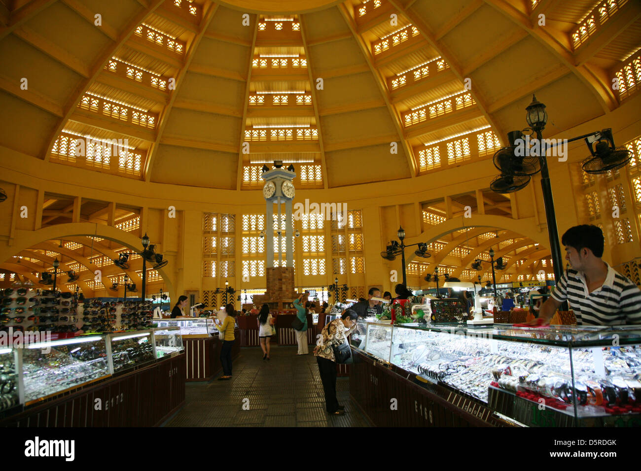 Markthalle in Phnom Penh. Stockfoto