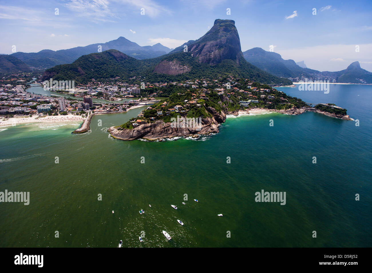 Morro da Joatinga und Joa gehobenen Viertel Oberschicht Villen Rio De Janeiro Barra da Tijuca Strand und Quebra mar auf der linken Seite Stockfoto