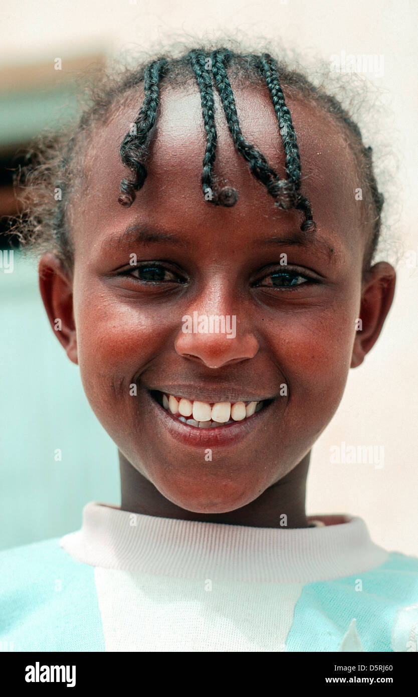 Porträt eines lächelnden jungen Eritreischen Mädchens. Asmara, Eritrea. Ostafrika Stockfoto