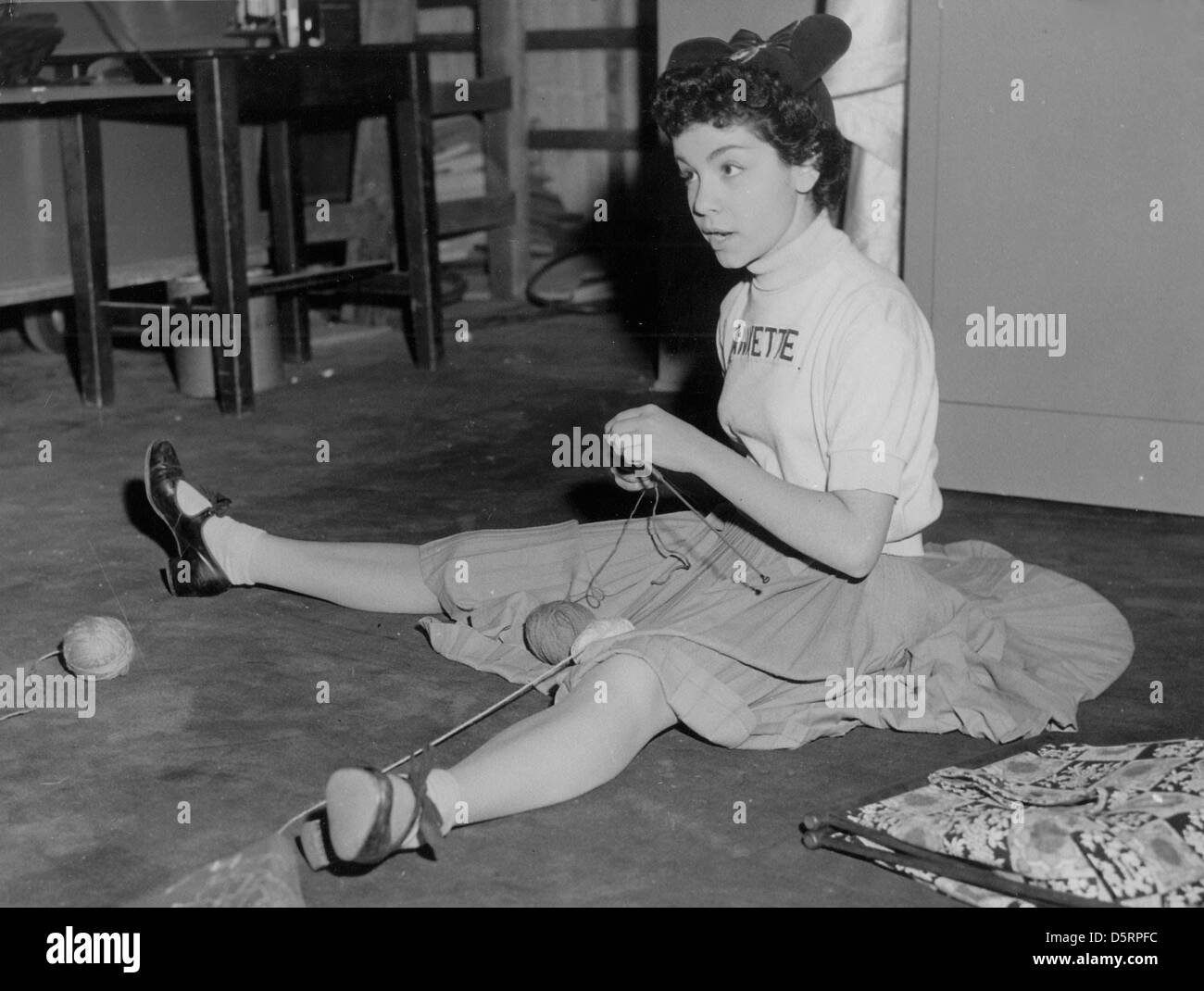 ANNETTE FUNICELLO, ein Gründungsmitglied der Mickey Mouse Club-Foto - Datei und Bildschirm-Symbol, in einer Reihe von 60er 'Strand' Filme mitgespielt, starb Montag, 8. April 2013 im Alter von 70 Jahren. Funicello erkrankte sie an Multipler Sklerose im Jahr 1987 und wurde ein Verfechter für die Behandlung der Krankheit. Bild: Sep 29, 2010 - Hollywood, Kalifornien, USA - undatierte Publicity Foto von ANNETTE FUNICELLO in ihre Mickey Mouse Club "Mouseketeer" einheitliche. (Kredit-Bild: © Globe Photos/ZUMAPRESS.com) Stockfoto