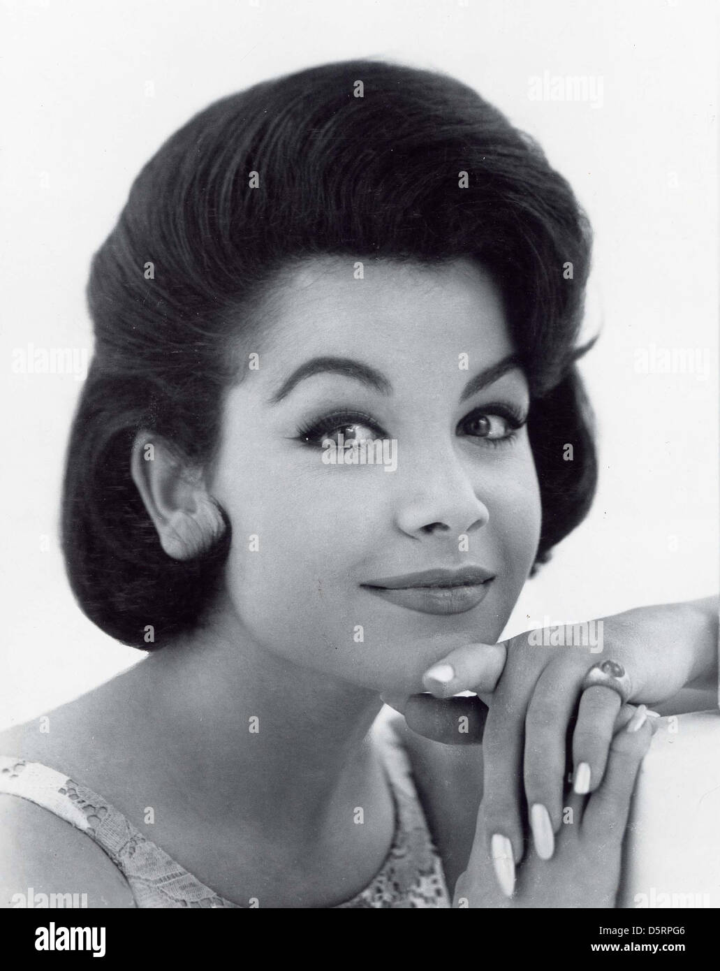 ANNETTE FUNICELLO, ein Gründungsmitglied der Mickey Mouse Club-Foto - Datei und Bildschirm-Symbol, in einer Reihe von 60er 'Strand' Filme mitgespielt, starb Montag, 8. April 2013 im Alter von 70 Jahren. Funicello erkrankte sie an Multipler Sklerose im Jahr 1987 und wurde ein Verfechter für die Behandlung der Krankheit. Bild: 9. Januar 2012 - Hollywood, Kalifornien, USA - undatierte Publicity Foto von ANNETTE FUNICELLO. (Kredit-Bild: © Globe Photos/ZUMAPRESS.com) Stockfoto