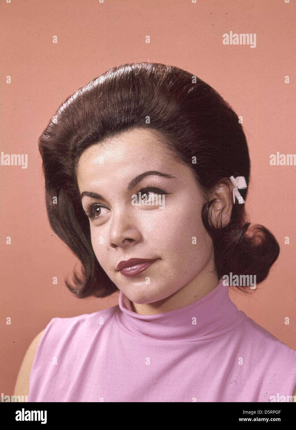 ANNETTE FUNICELLO, ein Gründungsmitglied der Mickey Mouse Club-Foto - Datei und Bildschirm-Symbol, in einer Reihe von 60er 'Strand' Filme mitgespielt, starb Montag, 8. April 2013 im Alter von 70 Jahren. Funicello erkrankte sie an Multipler Sklerose im Jahr 1987 und wurde ein Verfechter für die Behandlung der Krankheit. Bild: 26. September 2012 - Hollywood, Kalifornien, USA - undatierte Publicity Foto von ANNETTE FUNICELLO. (Kredit-Bild: © Globe Photos/ZUMAPRESS.com) Stockfoto