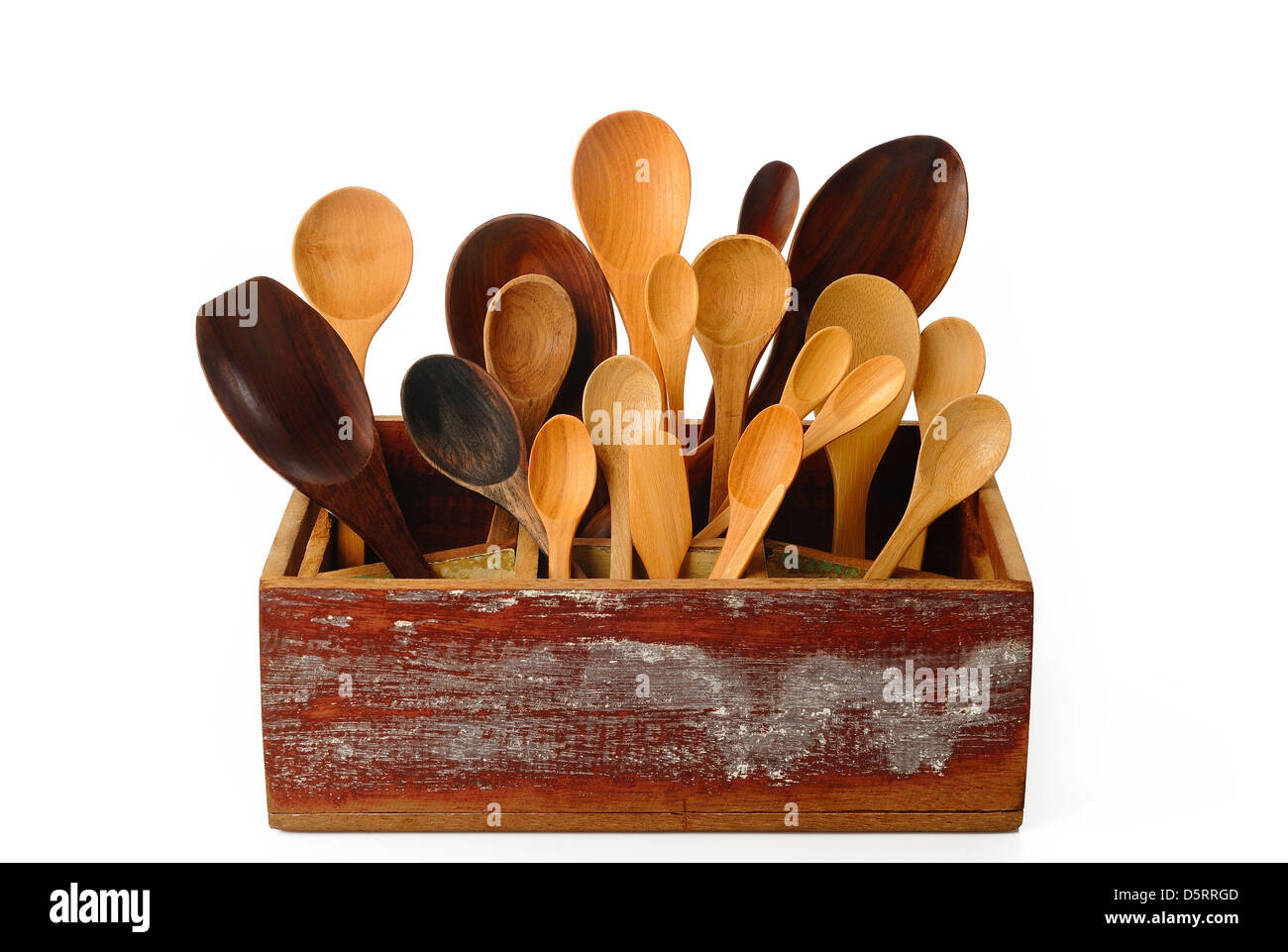 Sammlung von hölzernen Küchenutensilien in Holzkiste Stockfotografie - Alamy