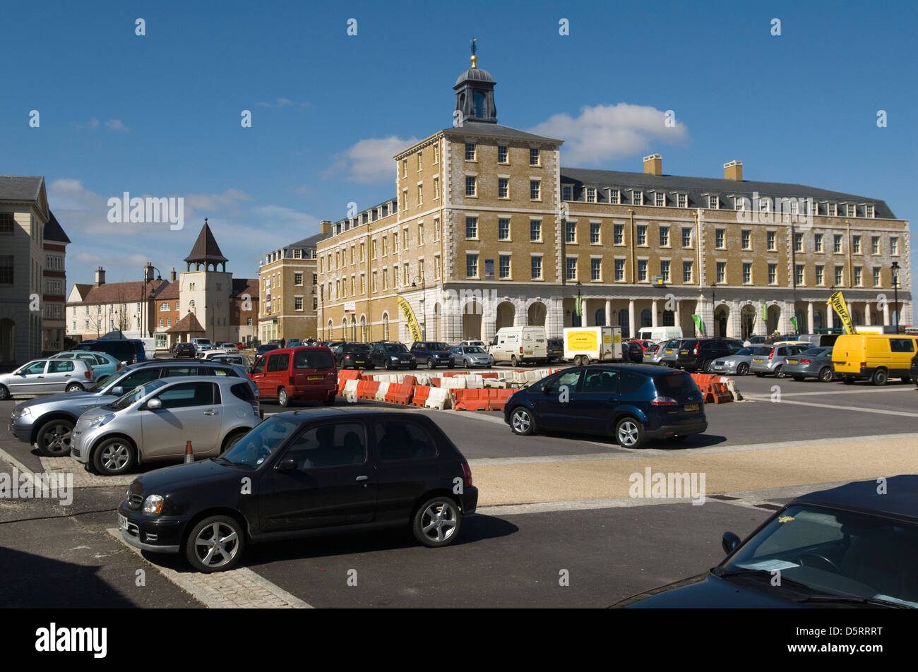 Queen Mother Square Poundbury Village, eine neue Stadtentwicklung auf dem Anwesen des Herzogtums Cornwall. Dorchester Dorset 2000s, 2013 UK HOMER SYKES Stockfoto