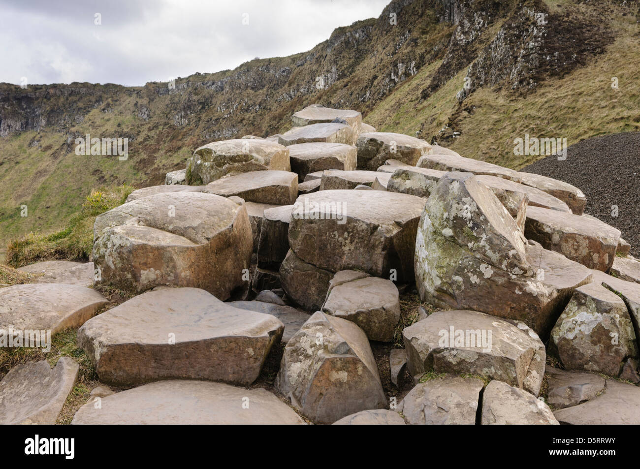 Basaltsäulen an den Giant's Causeway Stockfoto