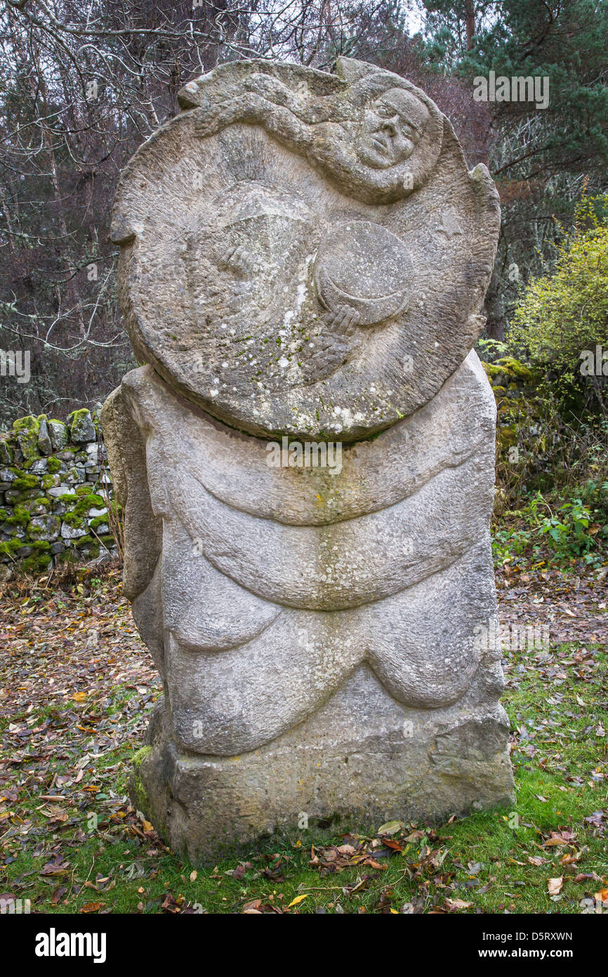 Millennium-Skulptur von Frank Bruce Skulpturenpark am Feshiebridge in Schottland. Stockfoto