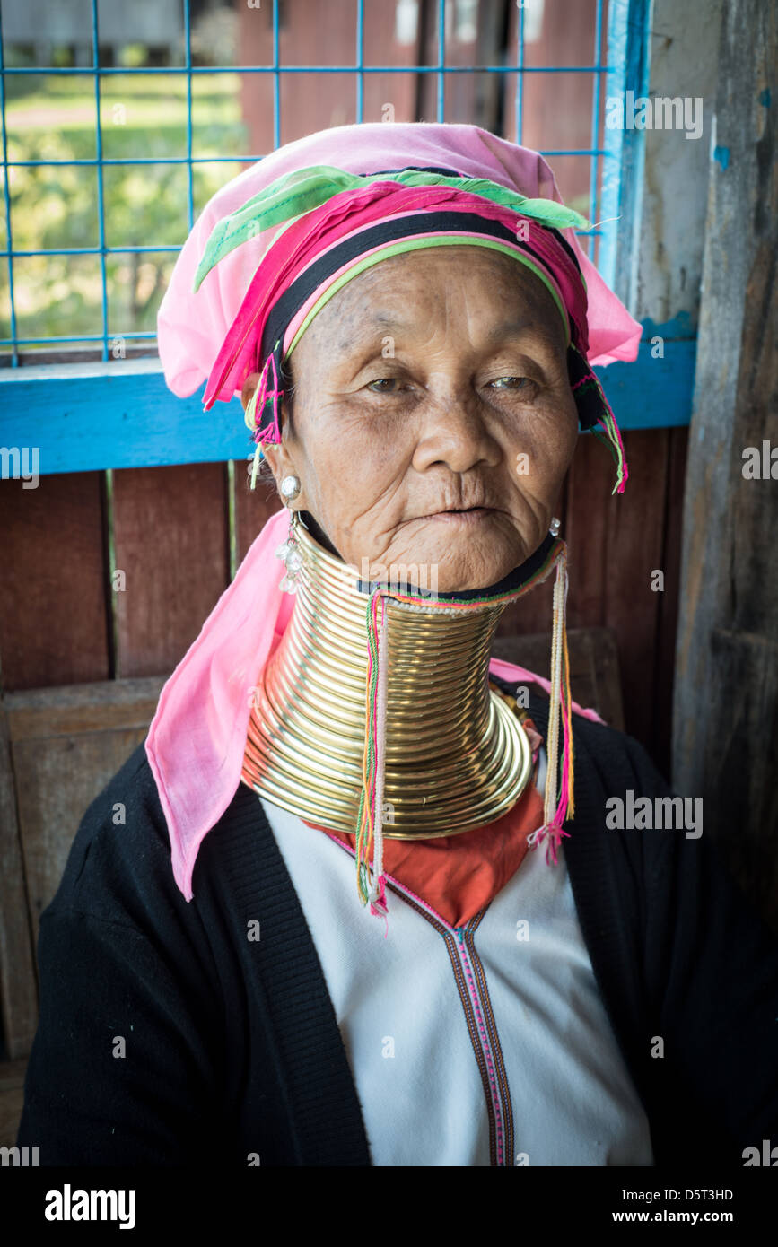 Padaung Dame mit gestreckten Hals Bänder Stockfoto