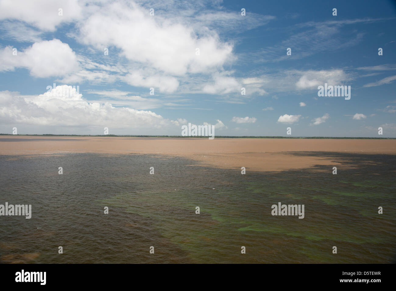 Brasilien, Amazonas. Treffen der Wasser in Santarem. Stockfoto