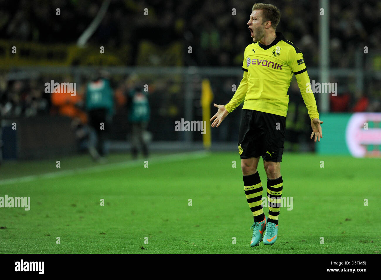 Dortmunds Jakub Blaszczykowski feiert seinen 1: 0 Tor Durig die deutsche Bundesliga Fußballspiel zwischen Borussia Dortmund und Fortuna Düsseldorf am Signal Iduna Park in Dortmund, Deutschland, 27. November 2012. Foto: Frederic Scheidemann Stockfoto