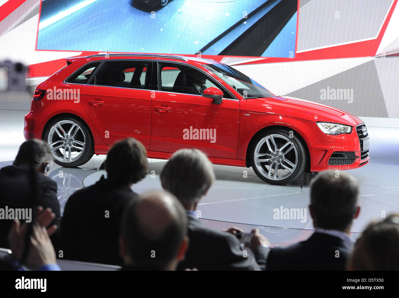 Der Audi A3 Sportback ist auf dem Display auf der Paris Motor Show (Mondial de l ' Automobile) in Paris, Frankreich, 27. September 2012. Die alle zwei Jahre stattfindende Auto Show findet statt vom 29. bis 14 Oktober; mehr als 100 Weltpremieren werden erwartet. Foto: Uli Deck Stockfoto