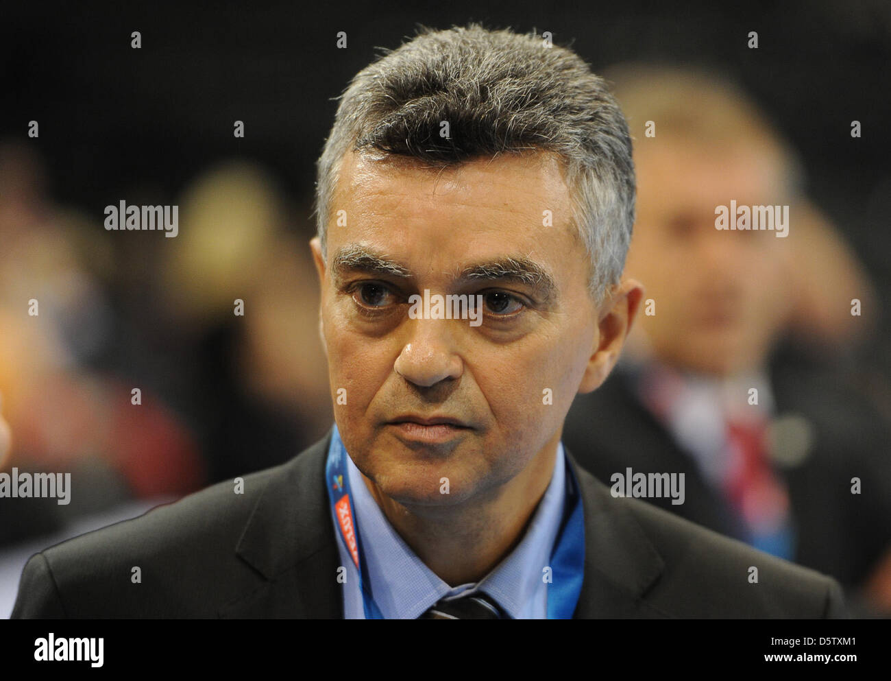 Gastierte Präsident Remy Levy ist im Bild vor dem European Handball Federation (EHF)-Champions-League-Spiel zwischen der SG Flensburg-Handewitt und Montpellier AHB in der Campushalle in Flensburg, Deutschland, 27. September 2012. Foto: BENJAMIN NOLTE Stockfoto