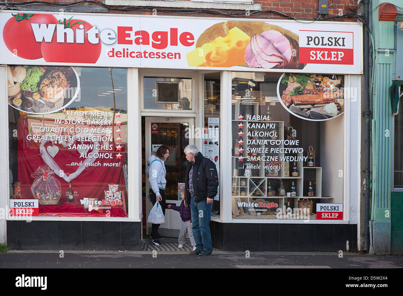 England, West Sussex, Bognor Regis, äußere des polnischen Delikatessen. Stockfoto