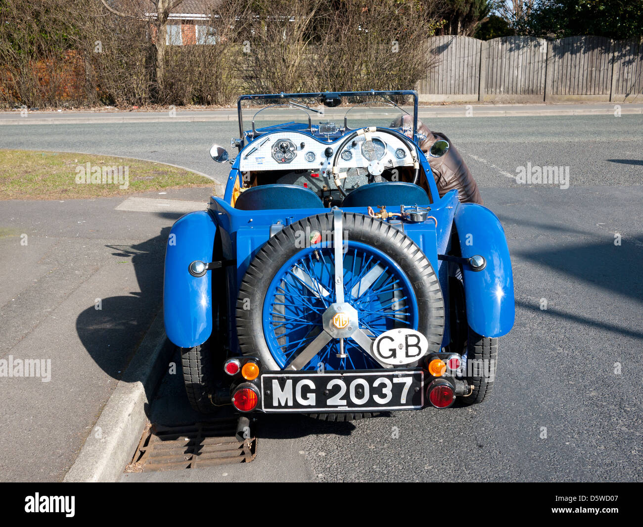MG TC am Straßenrand gearbeitet wird. England, UK. Stockfoto
