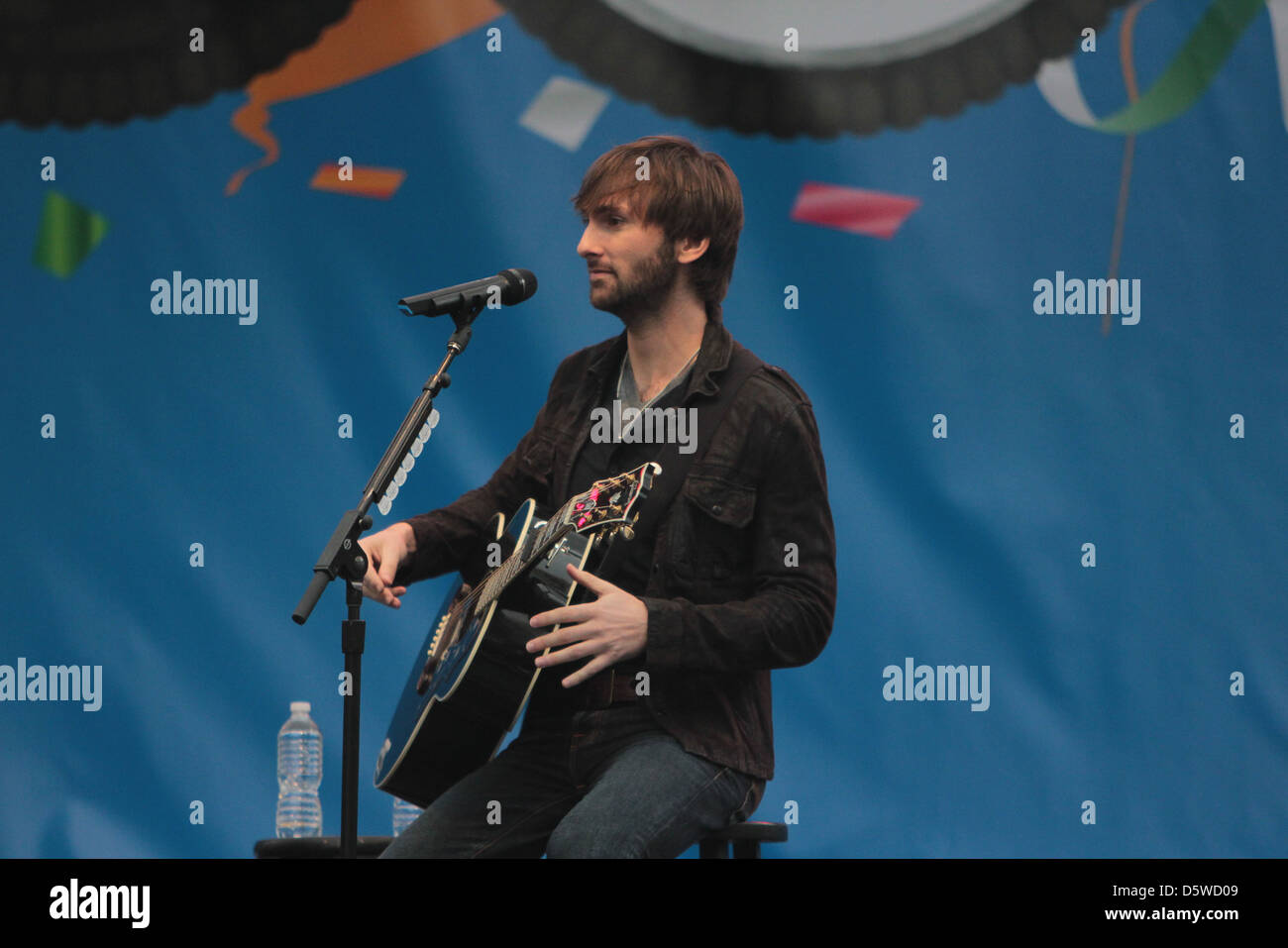 Dave Haywood Lady Antebellum durchführen im The Grove anlässlich der th Anniversary of Oreo Cookies Los Angeles California Stockfoto