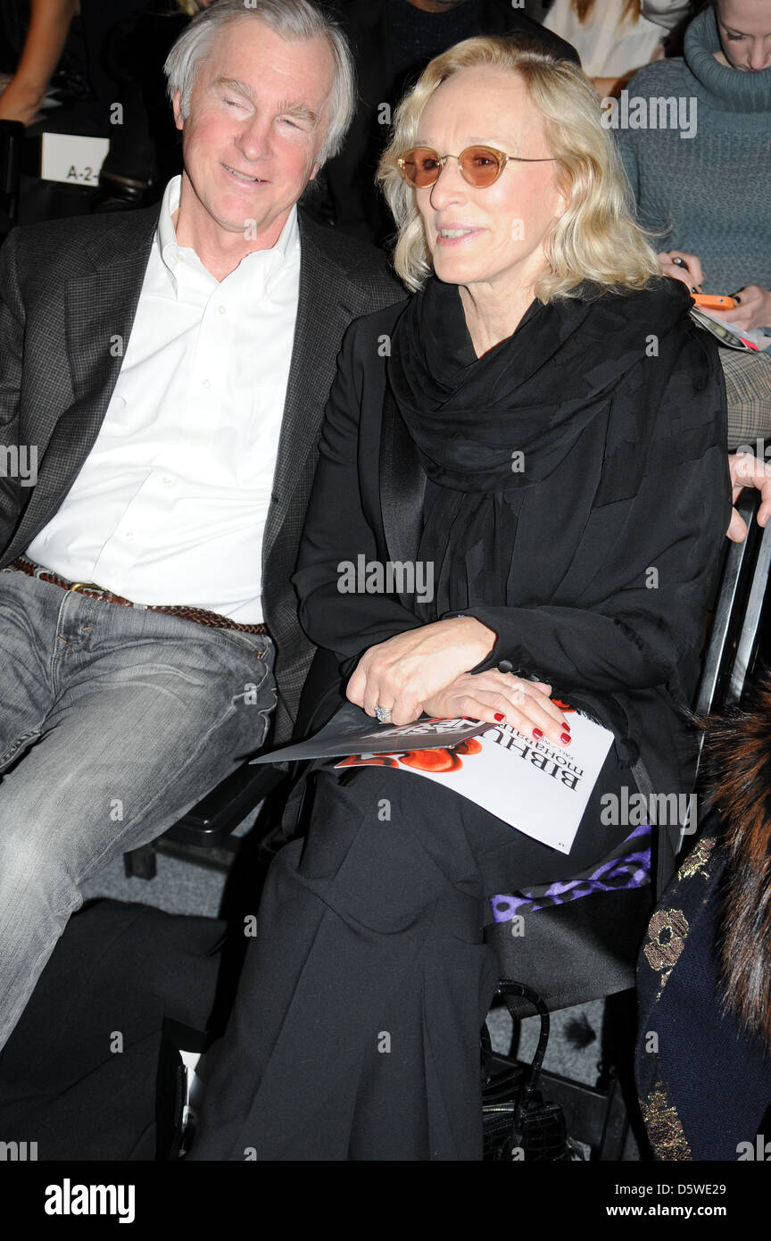 David Evans Shaw und Glenn in der Nähe Mercedes-Benz Fashion Woche - Herbst 2012 - Bibhu Mohapatra - Front Row New York City, USA - Stockfoto