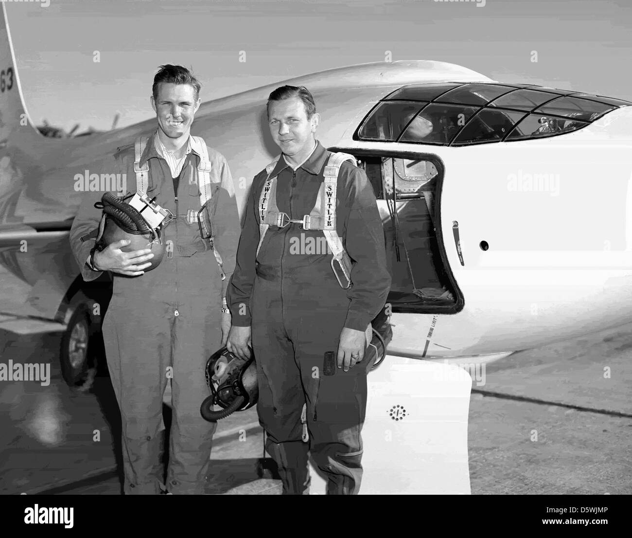 Die Bell X-1-2 „Skyrocket“ war ein Pionierflugzeug, das in den ersten Jahren der Überschallflugversuche eingesetzt wurde. Die Piloten Robert Champine und Herb Hoover flogen das Flugzeug am 1. September 1949. Die Bell X-1 war das erste Flugzeug, das die Schallmauer im Höhenflug durchbrach, und die X-1-2 war ein wichtiger Schritt in der Überschallforschung. Stockfoto