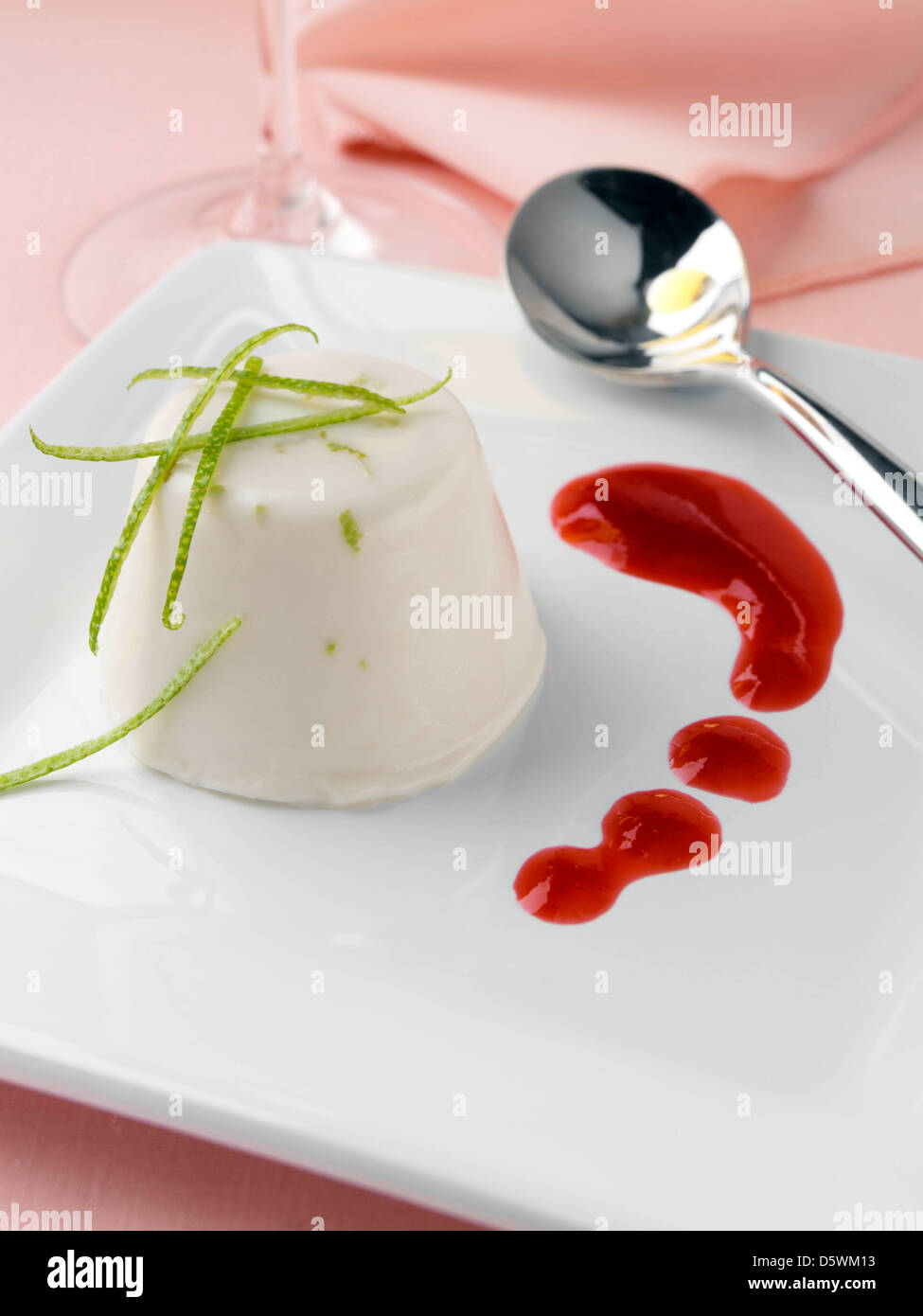 Limette und Kokos Pannacotta mit Himbeer-Coulis Laktose- und glutenfrei ...