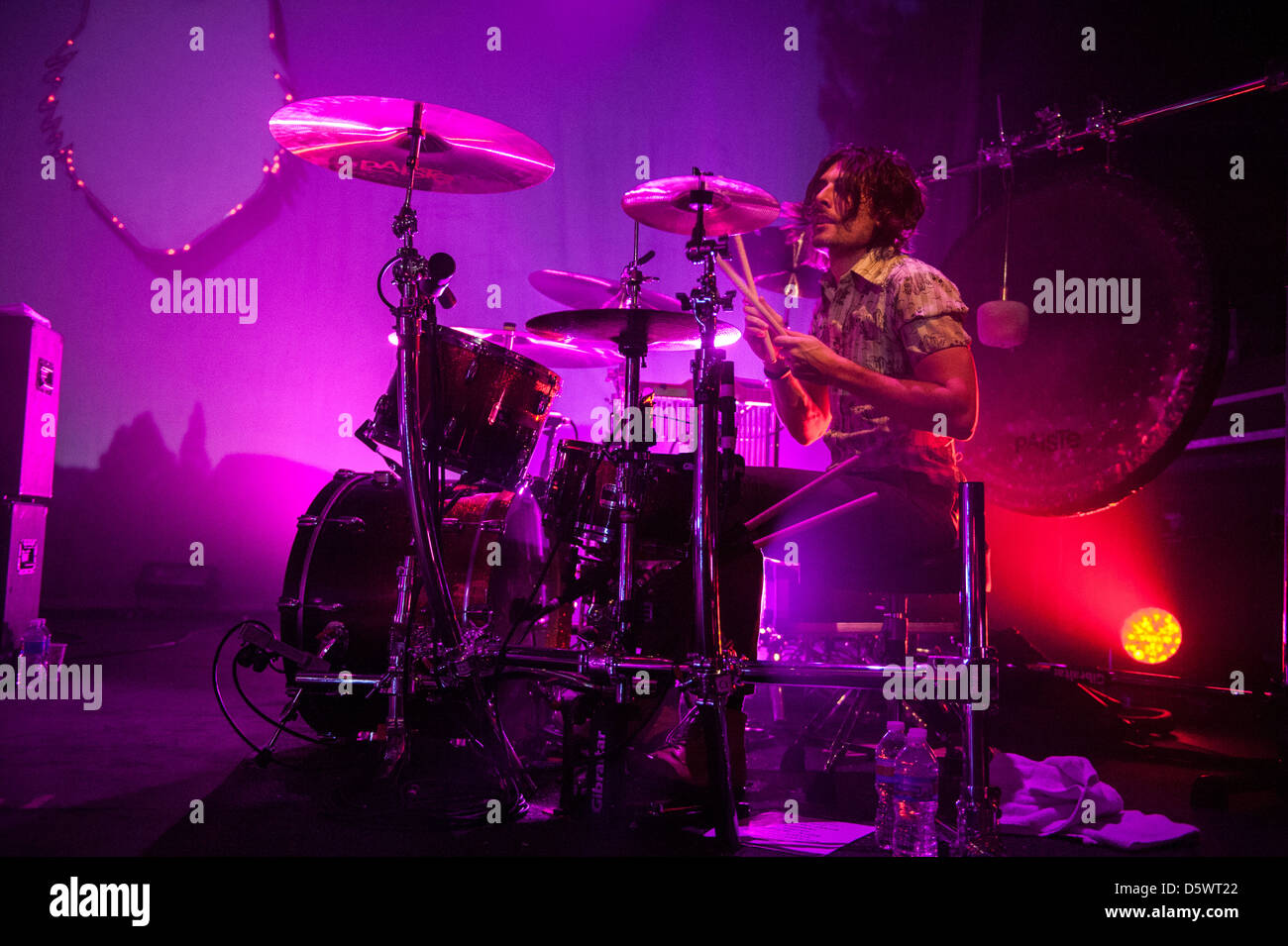 Walisische band The Joy Formidable erklingt am 2. April 2013 in The Vic Theater in Chicago. Bildnachweis: Max Herman/Stereogum.com/Alamy Stockfoto