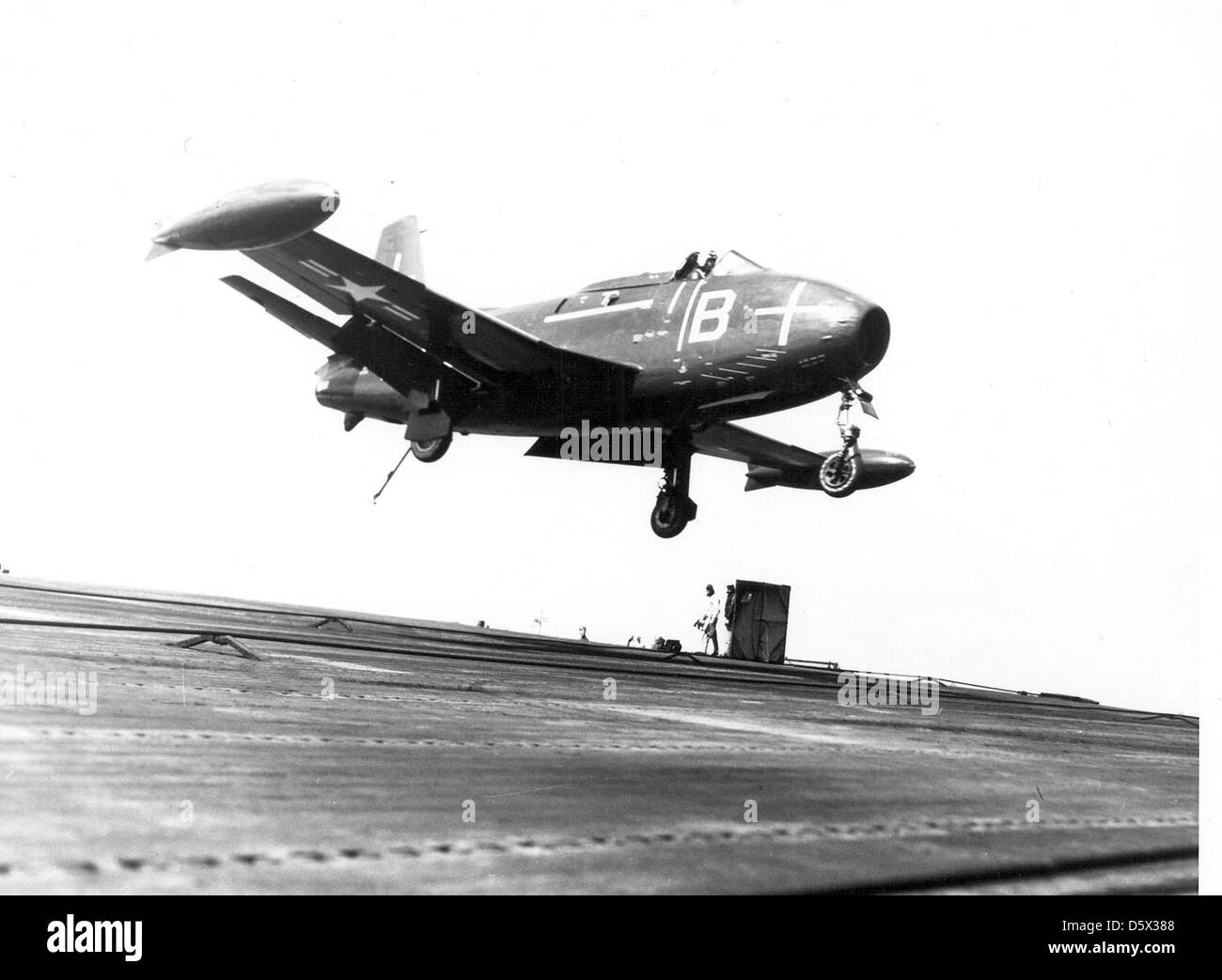 Die North American FJ-1 Fury war einer der ersten Trägerflugzeuge der US Navy. Er wurde hauptsächlich für Luft-Luft-Gefechte entwickelt und hatte einen geraden Flügel. Stockfoto