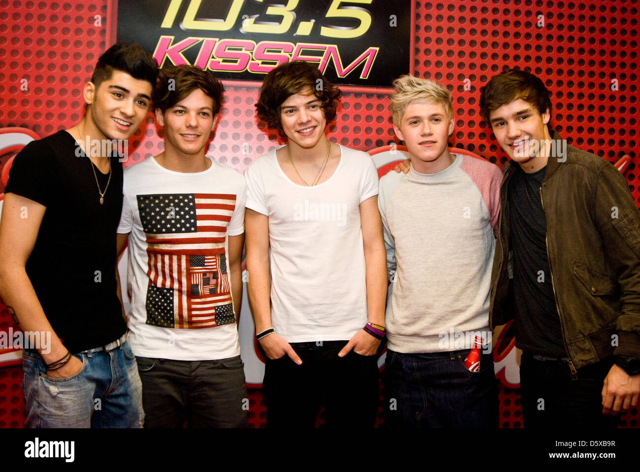 Zayn Malik Louis Tomlinson Niall Horan Liam Payne Harry Styles Britischen Boyband One Direction Hochstleistungen 103 5 Kiss Fm Stockfotografie Alamy